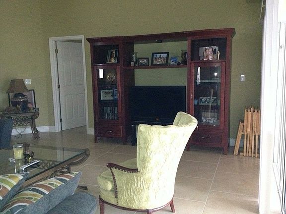 2nd image of 1820 SW 27th St