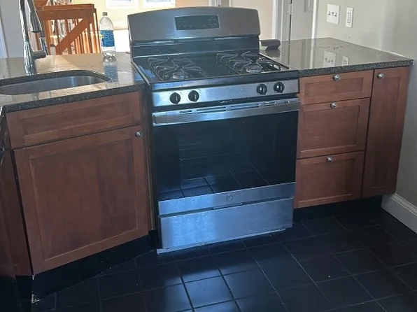 6 Bowdoin Park Floor 3, Dorchester, MA 02122
