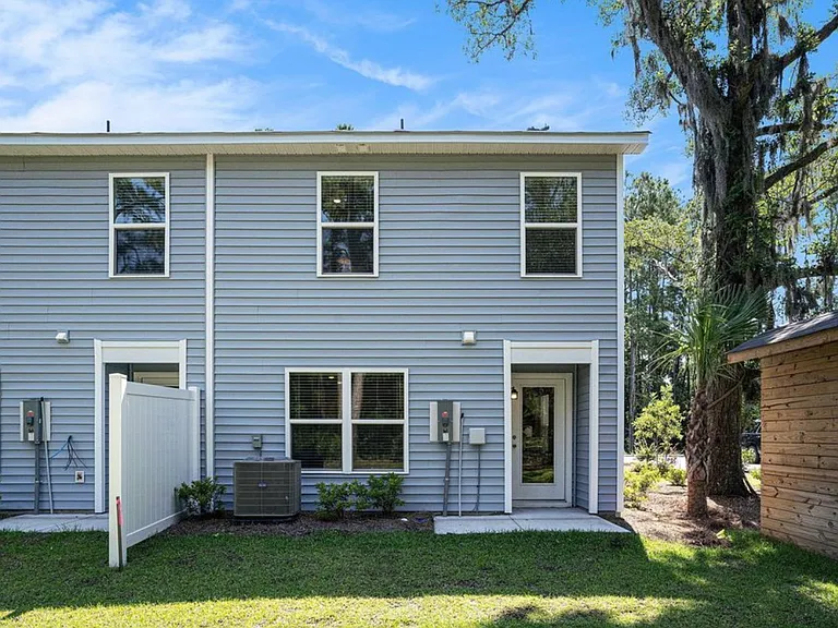 319 Honeystone St — Photo 25
