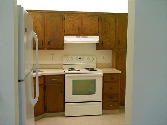 4th image of 3301 Cocoplum Cir