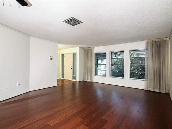 3rd image of 1846 W Leewynn Dr