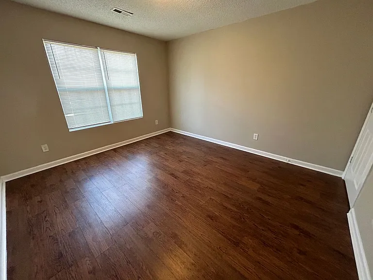 1043 Park Meadow Dr — Photo 6