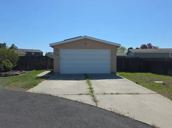 834 NE Paiute Ct, Redmond, OR 97756