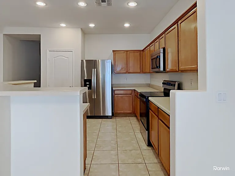 739 N 112th Dr — Photo 3