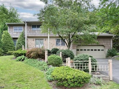 39 Wolfe Dr, Wanaque, NJ, 07465