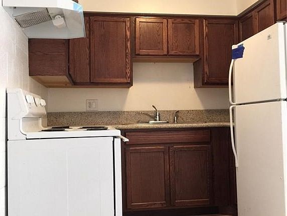 2nd image of 585 N Royal Crest Cir #16