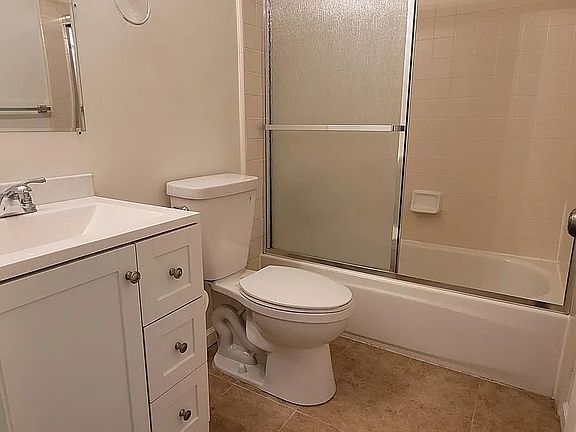 2nd image of 5002 Willow Dr