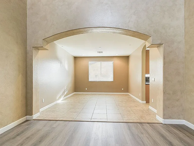 2209 W Red Range Way — Photo 9