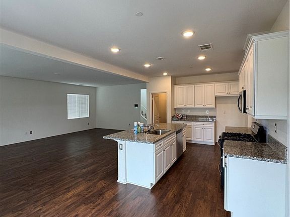 3rd image of 11016 Clear Lake Ln