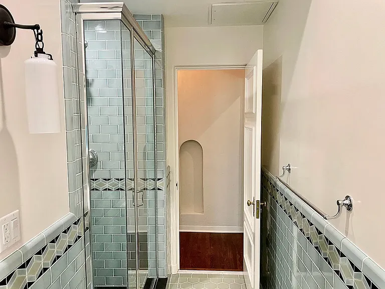1330 N Harper Ave #108 — Photo 19
