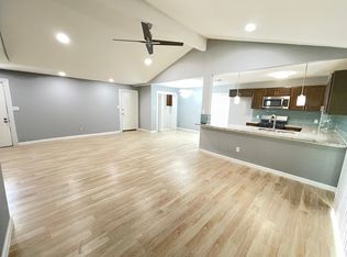 709 S Hunters Glen Cir, Arlington, TX 76015