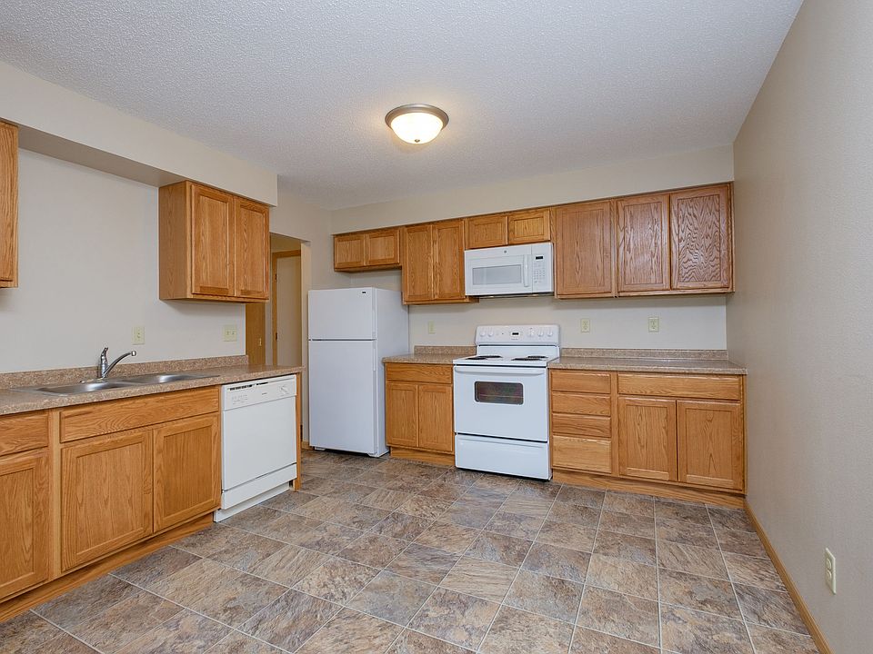 Birchwood II Apartments ; 2 Bedroom ; Kitchen ; Dining