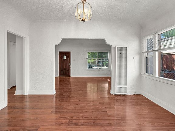 4th image of 8529 Melvil St