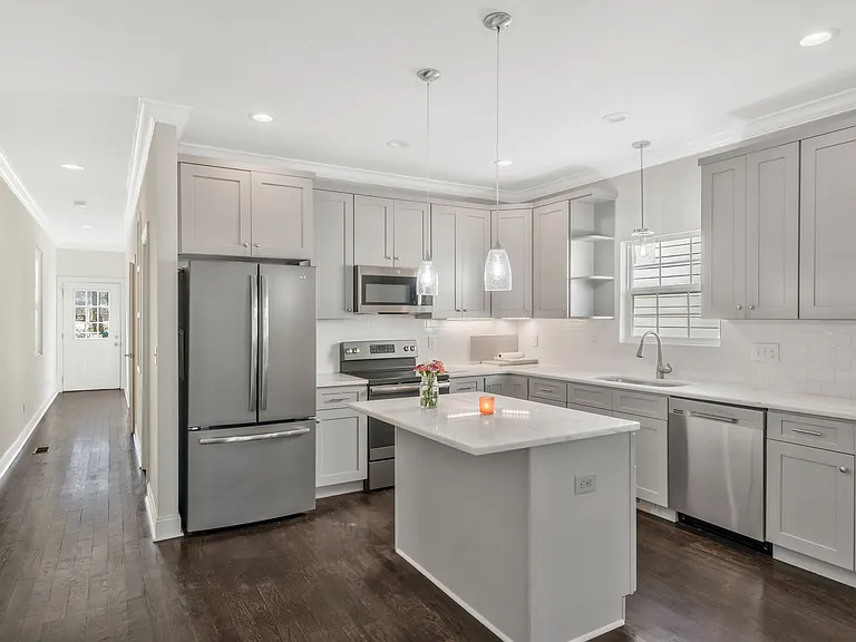 5809B Morrow Rd — Photo 8