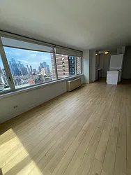 Rented by iHomeny Realty