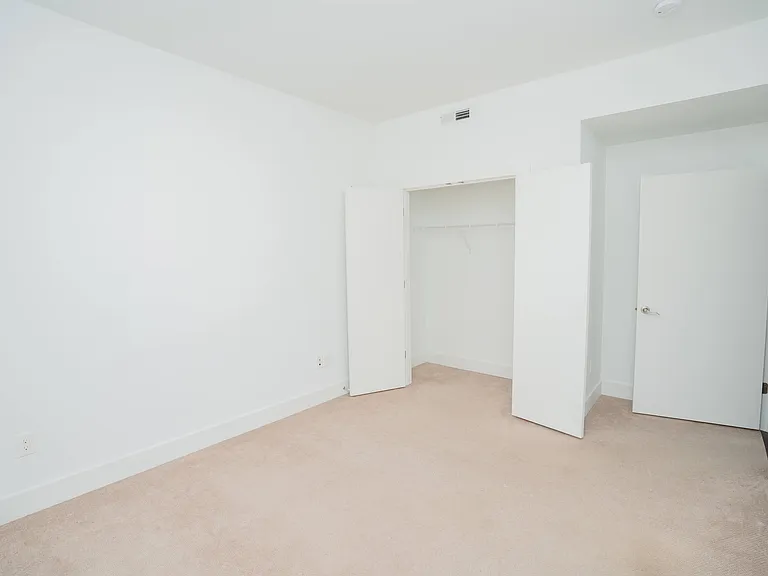 Riverside Village Apartments — Photo 98