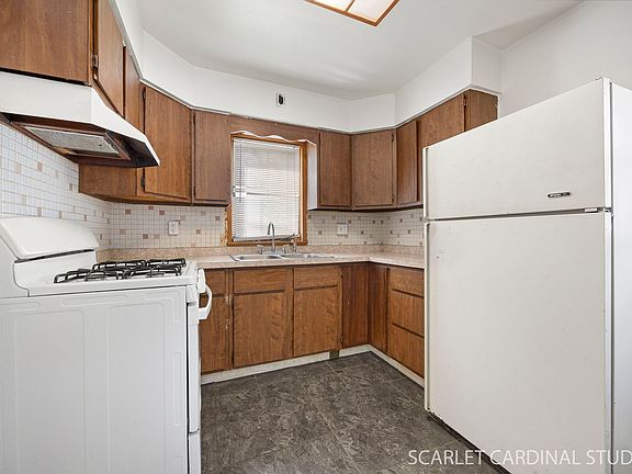 4th image of 430 Judson St