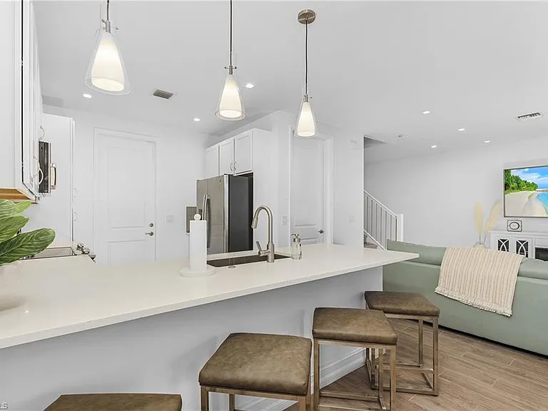 7596 Morgan Way — Photo 10