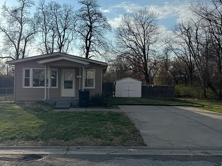 2557 McDonald St — Photo 1