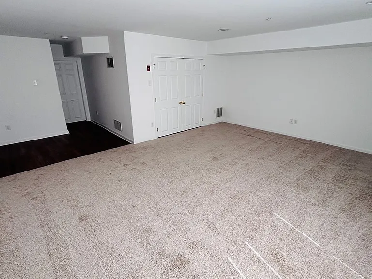 1011 King Way — Photo 31