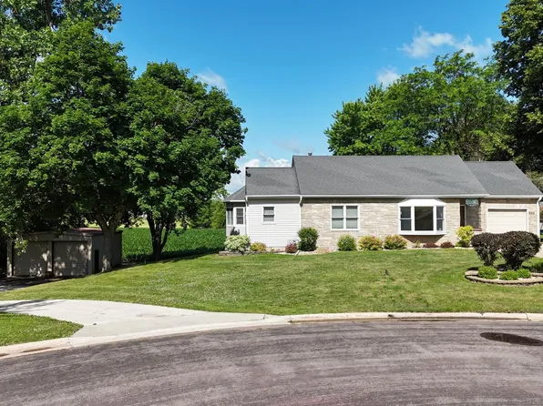 622 Woodcrest Ave, Worthington, MN 56187