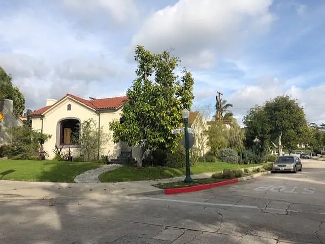 1136 Cordova Ave — Photo 11
