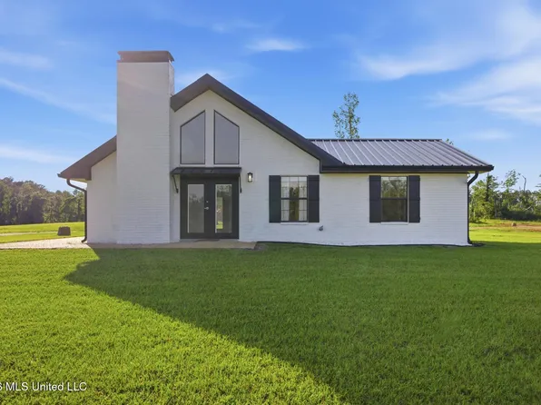 8165 Silver Dr, Tylertown, MS 39667