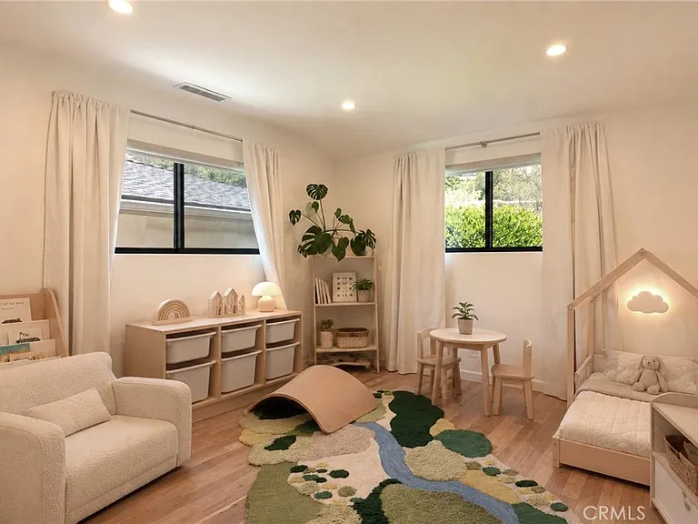 1310 J Lee Cir — Photo 22