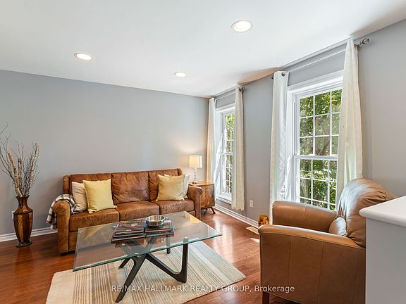 4th image of 4 Sherman Ln
