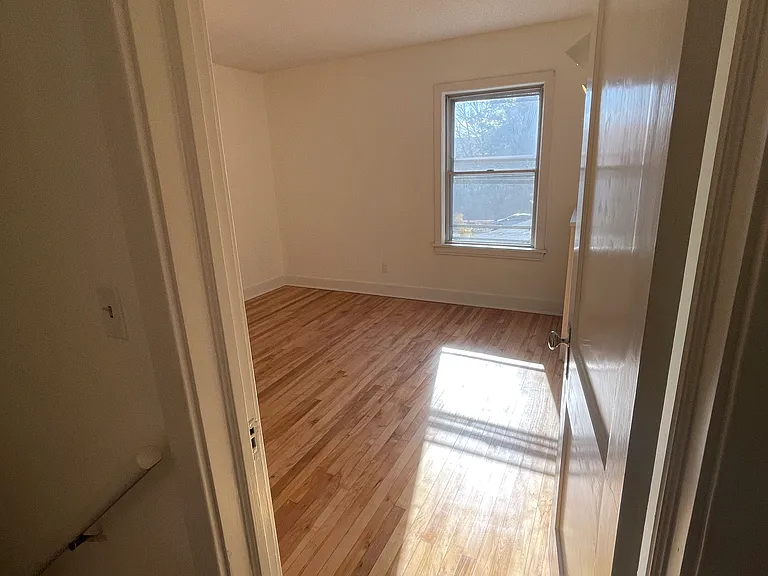1367 Grand Ave — Photo 11