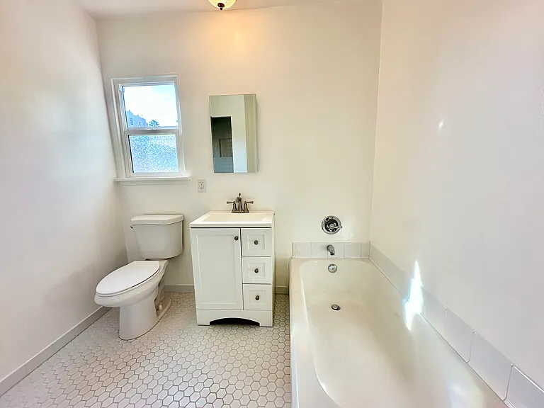 1325 N Fairfax Ave #10 — Photo 14