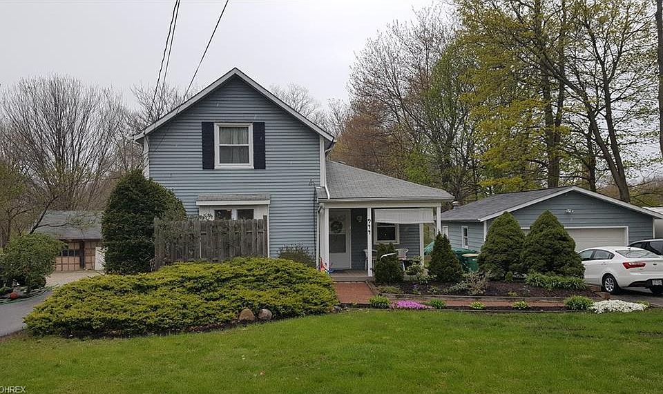 1st image of 42 Forest Dr