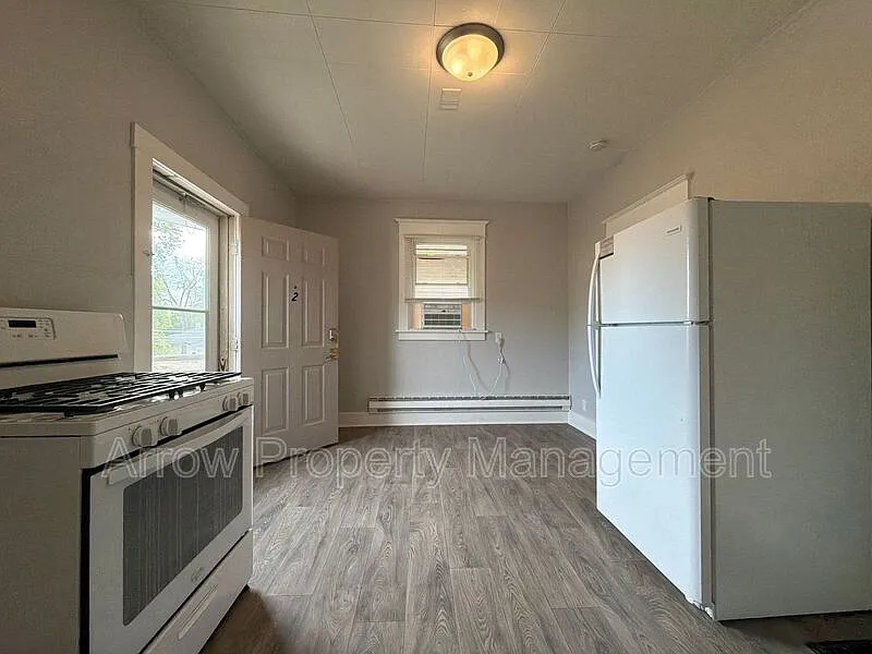Studio, 1.0 bath, 480 sqft, $625 — Photo 3