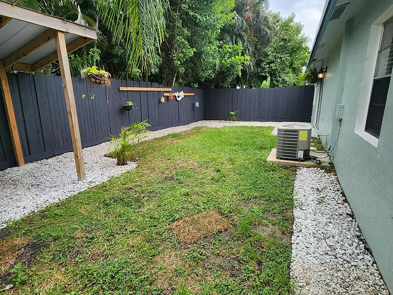 2167 Laura Ln #A — Photo 35