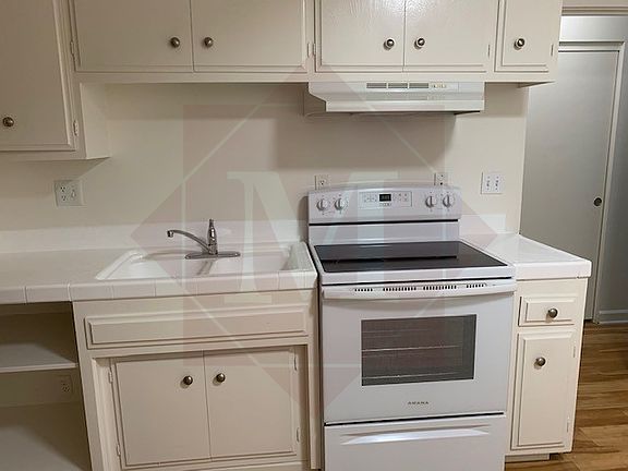 3rd image of 3754 San Remo Dr APT 24