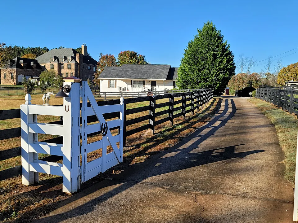 450 Fowler Rd