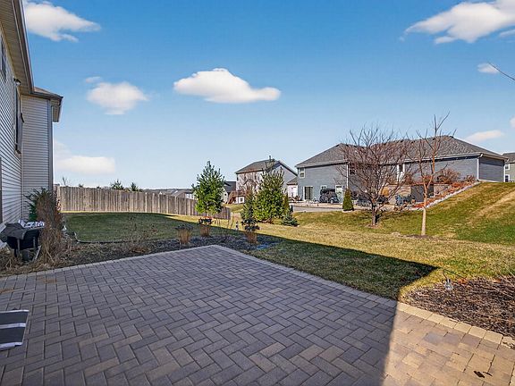 5th image of 408 Saratoga Dr