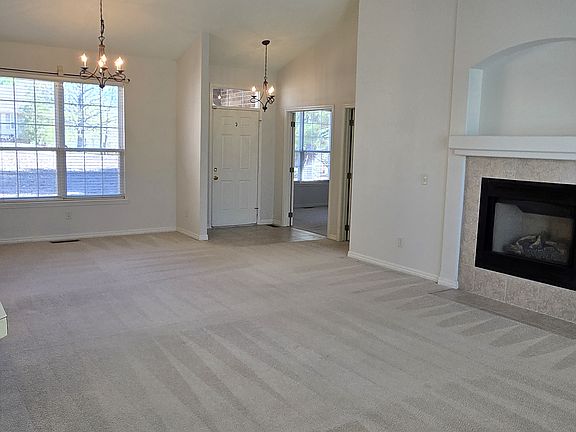3rd image of 4 Aylesford Ln