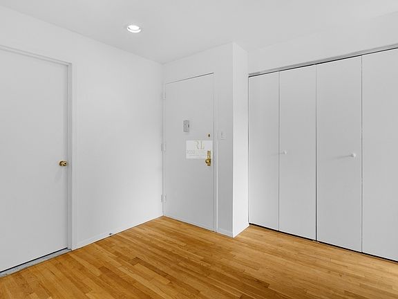 5th image of 445 W 19th St APT 7F
