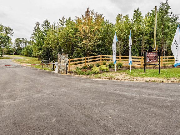 5th image of 1522 Spikerush Dr