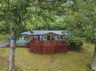 224 Country Ln, Blue Eye, MO 65611
