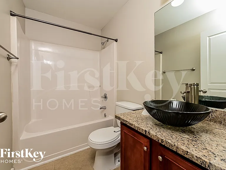 821 Harrison Dr — Photo 14