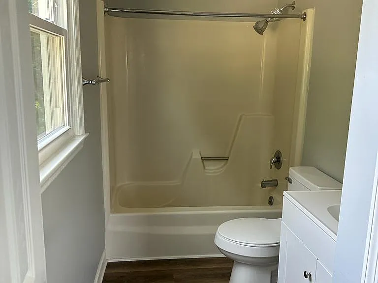 9818 Valley Rd — Photo 10