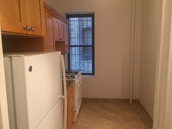 2nd image of 4526 44th St APT 1B