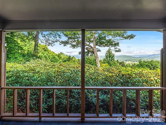 4th image of 252 Middlemount Rd