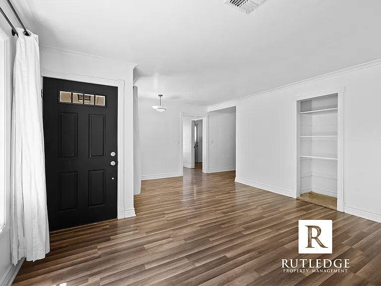 307 Monroe St — Photo 4