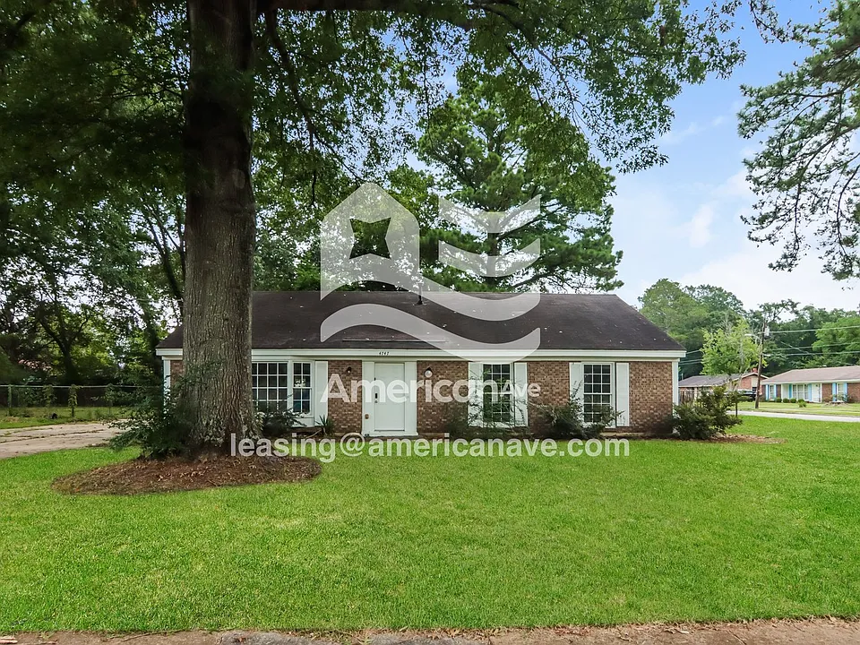 4747 Falcon Ln