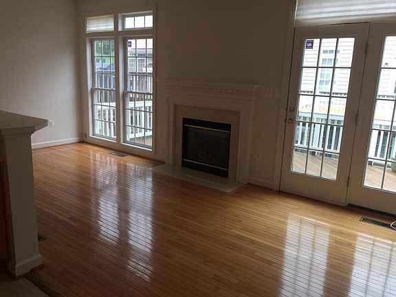 4th image of 12416 Falconbridge Dr