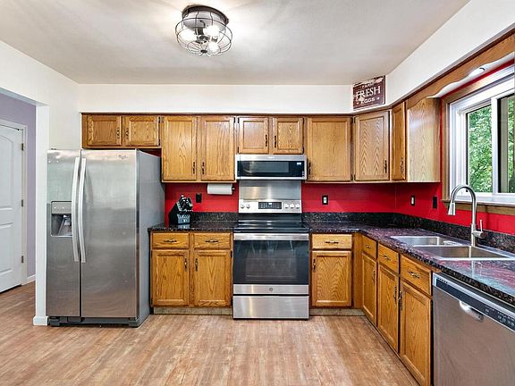 4th image of 4936 Schmidt Ln