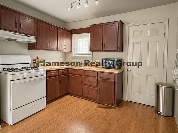 3rd image of 400 Wilson Dr